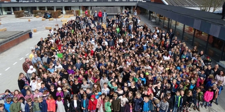 Alle skolens elever og medarbejdere